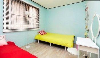 Hotel Kpopstarz - Caters To Women