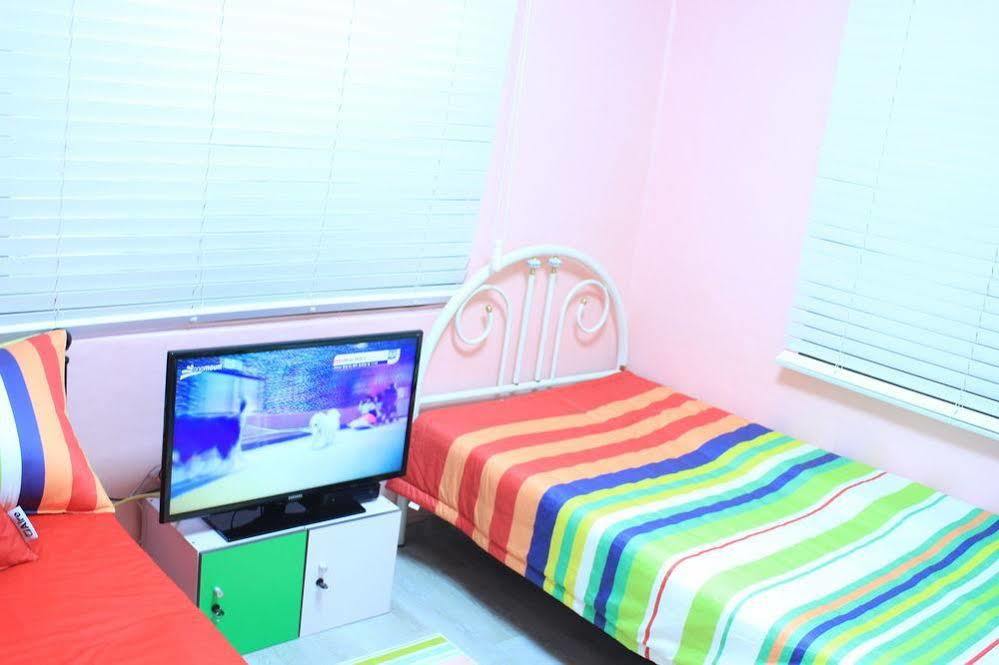 Kpopstarz - Caters To Women Hotel 2*