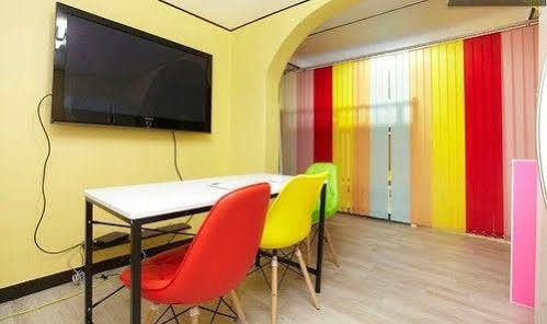 Kpopstarz - Caters To Women Hotel 2*